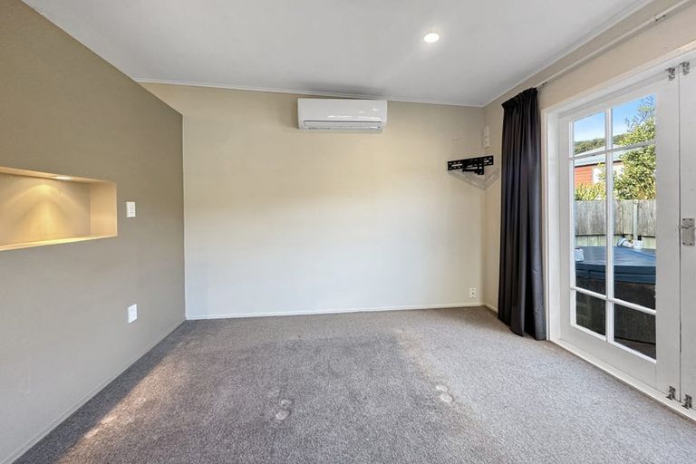 Photo of property in 15 Kerepehi Grove, Wainuiomata, Lower Hutt, 5014