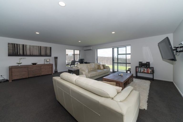 Photo of property in 24 Macdonald Heights, Feilding, 4702