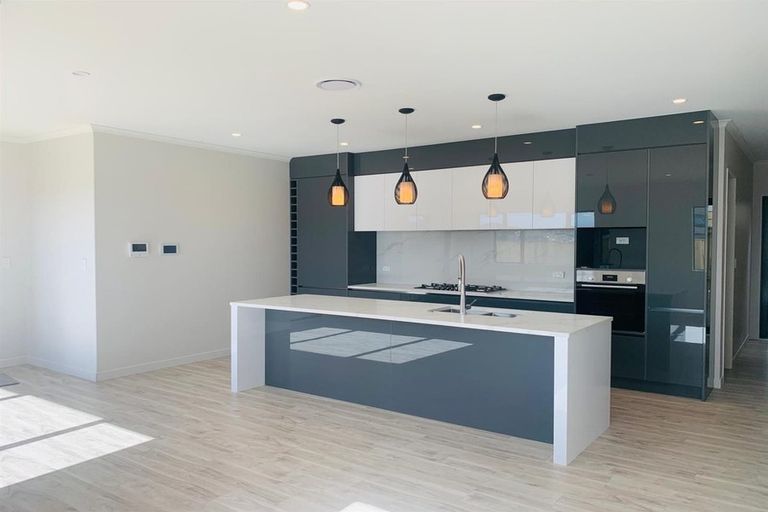 Photo of property in 45 Drumconnell Drive, Flat Bush, Auckland, 2019