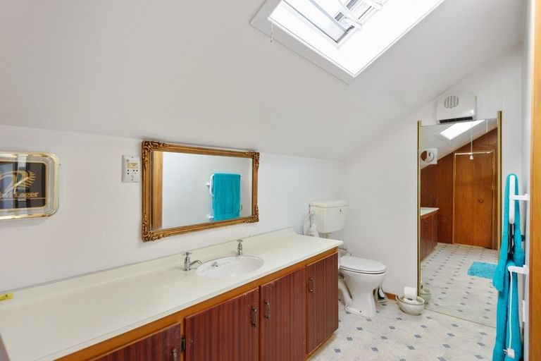 Photo of property in 121 Winters Road, Mairehau, Christchurch, 8052