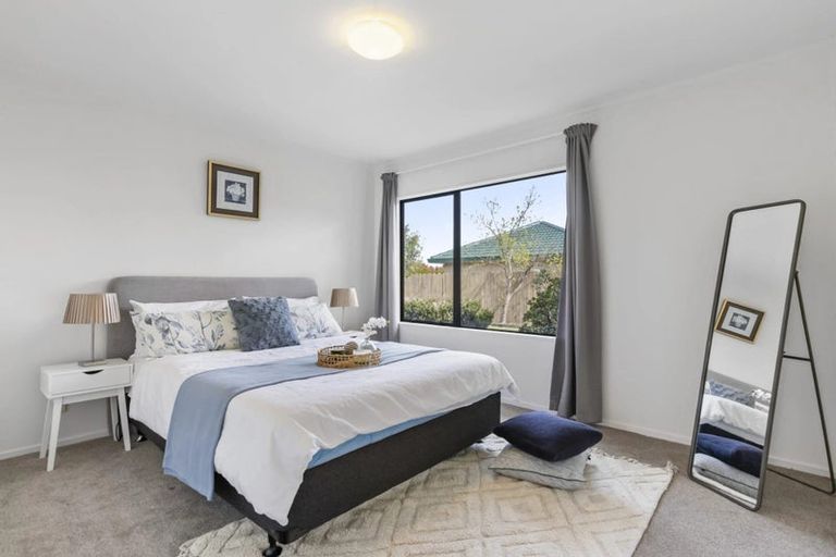 Photo of property in 73 Burswood Drive, Burswood, Auckland, 2013