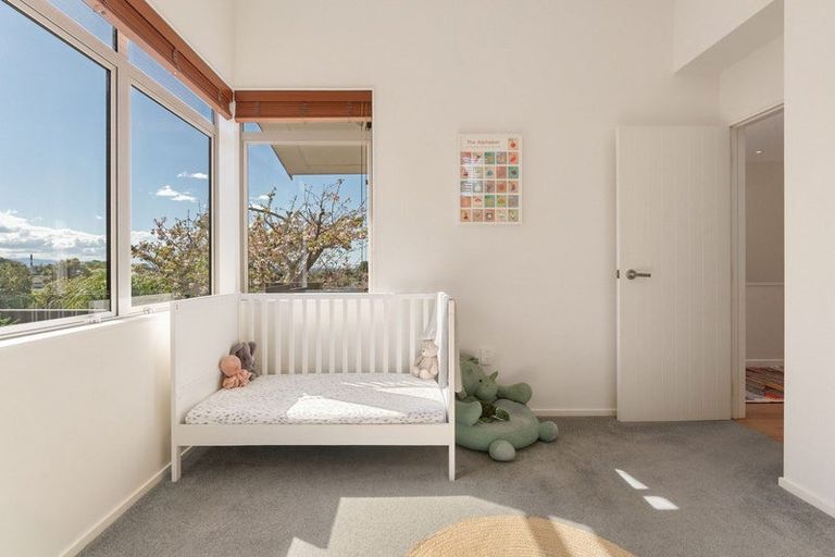 Photo of property in 14 Eyres Place, Ohauiti, Tauranga, 3112