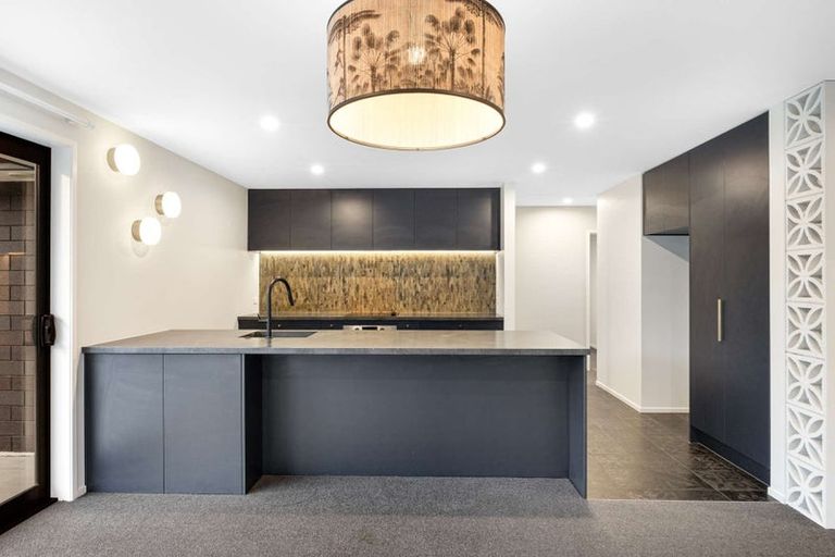 Photo of property in 9 Rehua Place, Waiwhakaiho, New Plymouth, 4312