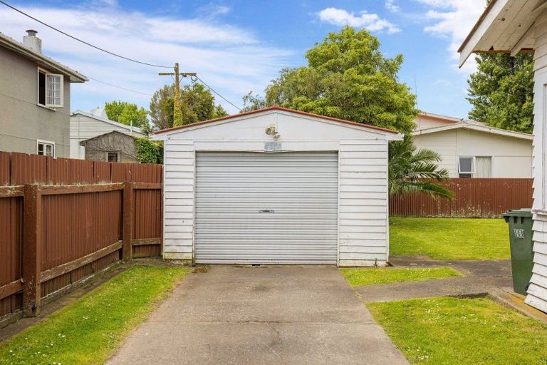Photo of property in 77 Heretaunga Street, Palmerston North, 4414