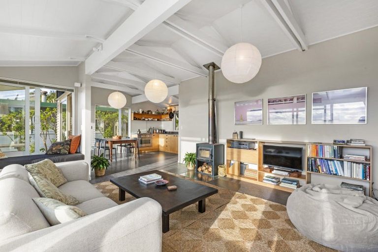 Photo of property in 131 Riria Kereopa Memorial Drive, Raglan, 3297