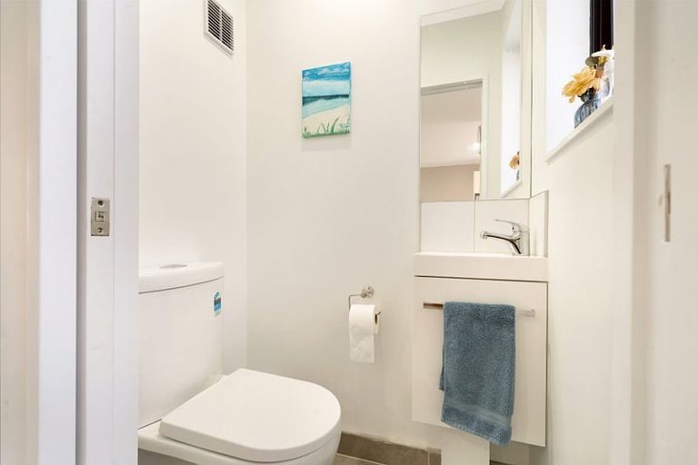 Photo of property in 43 Eileen Newey Place, Henderson, Auckland, 0612