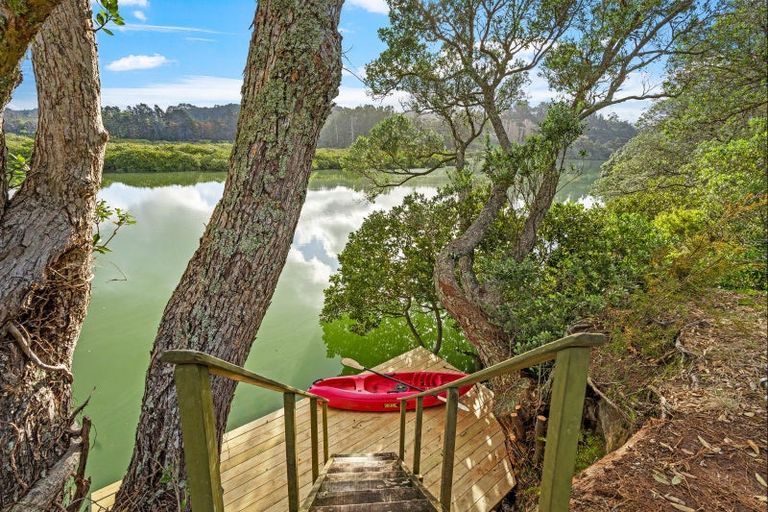 Photo of property in 273 Point Wells Road, Point Wells, 0986