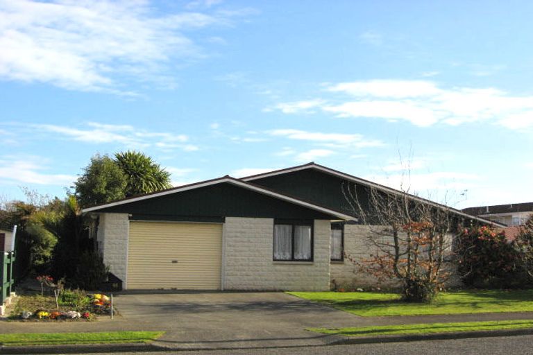 Photo of property in 44 Burn Street, Levin, 5510