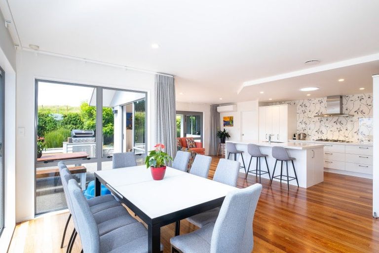 Photo of property in 86 Rochfort Road, Havelock North, 4130