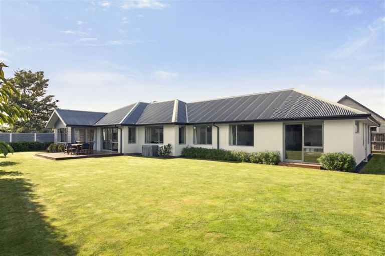 Photo of property in 47 Oakwood Drive, Rangiora, 7400