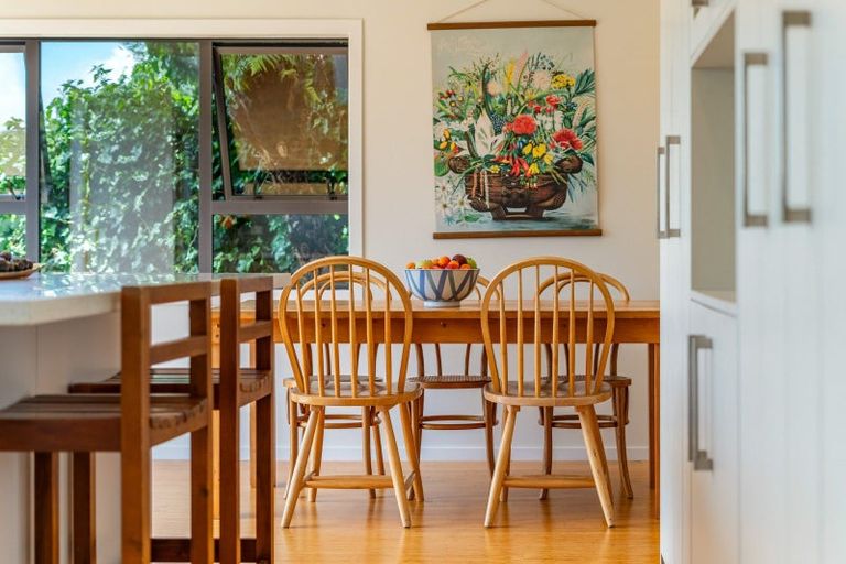 Photo of property in 13 Bayview Road, Paremata, Porirua, 5024