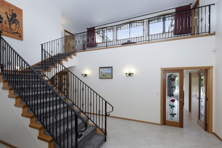 Photo of property in 12 Taunton Green, Papanui, Christchurch, 8052