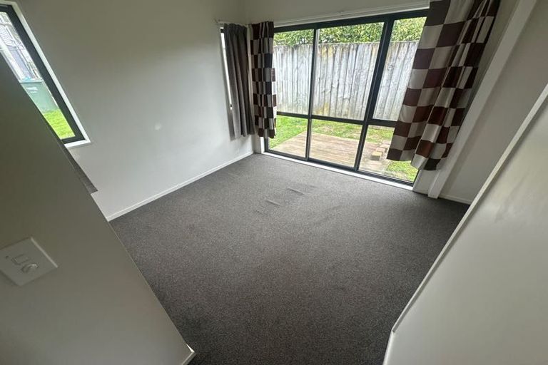 Photo of property in 19 Barrys Road, Glendene, Auckland, 0602