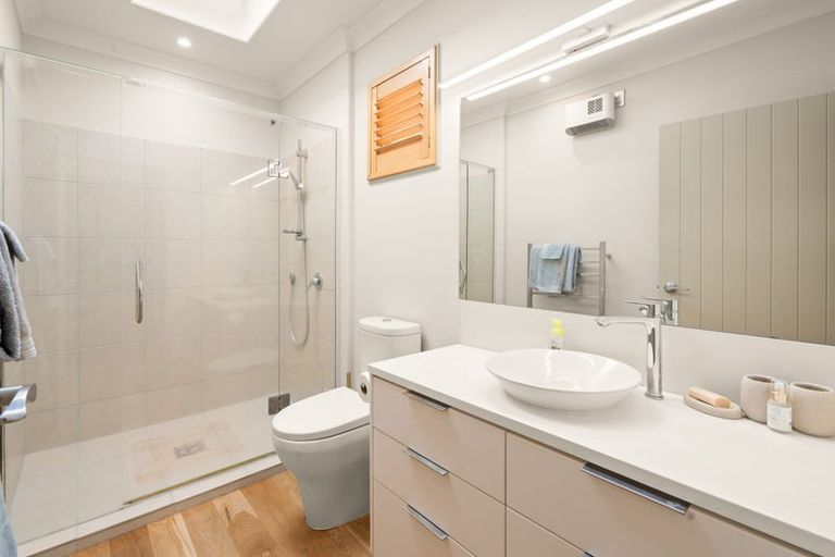 Photo of property in 42 Mcdougall Avenue, St Albans, Christchurch, 8014