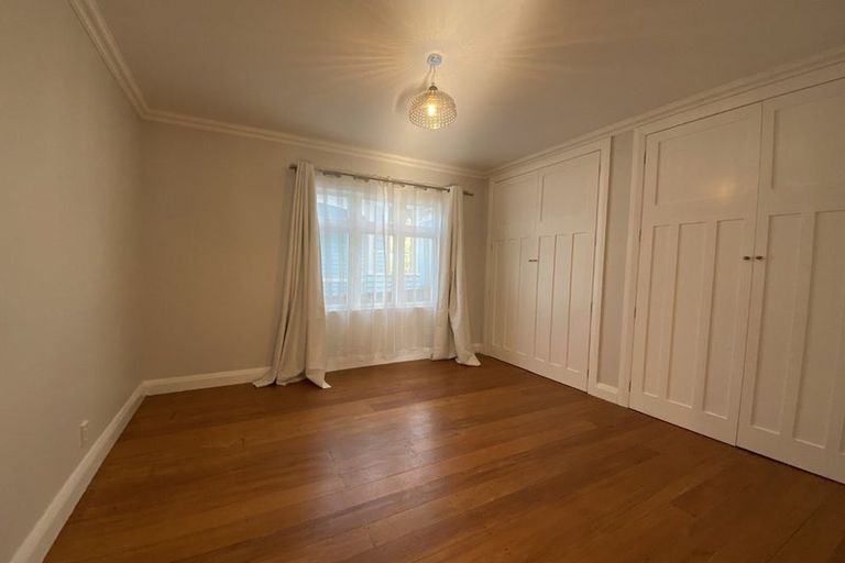 Photo of property in 7a Freyberg Street, Lyall Bay, Wellington, 6022