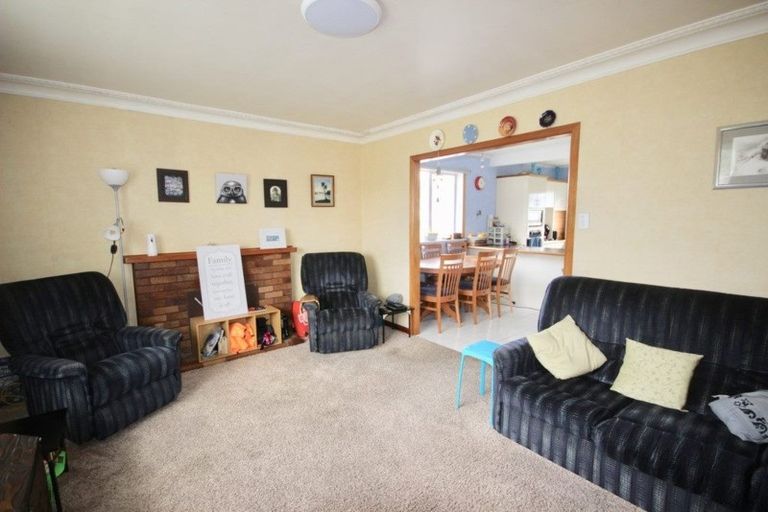 Photo of property in 2/12 Cambridge Road, Manurewa, Auckland, 2102