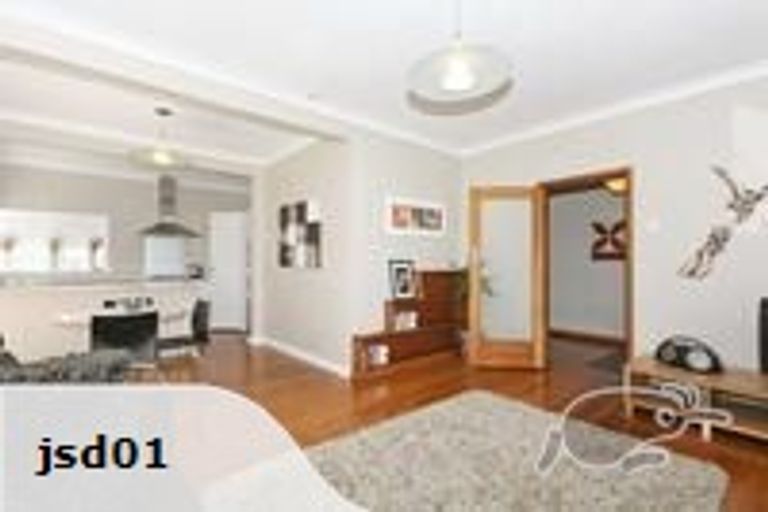 Photo of property in 15 Saint Ronans Avenue, Waterloo, Lower Hutt, 5011