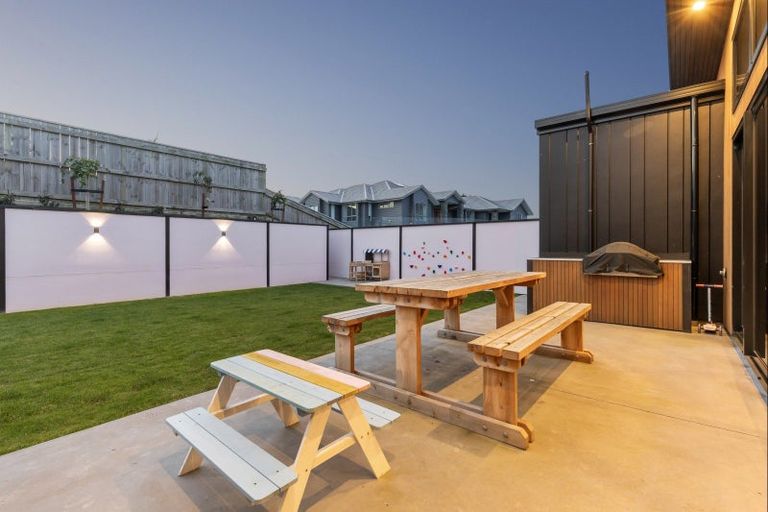 Photo of property in 7 Edenmore Terrace, Fitzherbert, Palmerston North, 4410