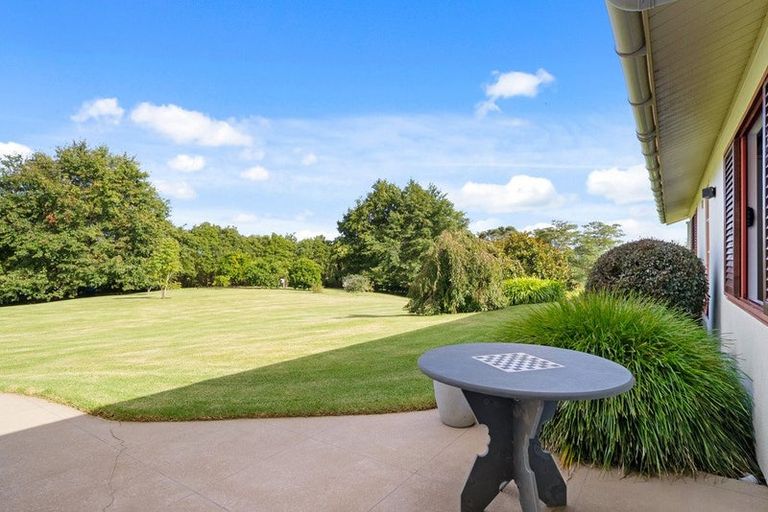 Photo of property in 15 Kaipara Road, Papakura, 2582
