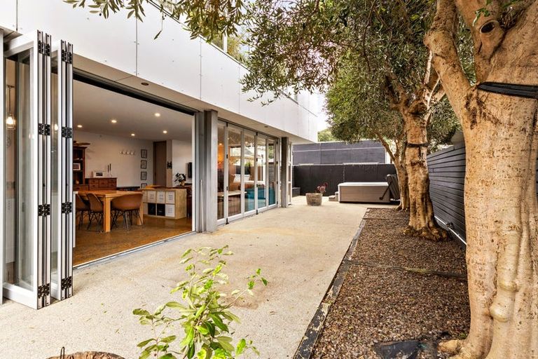 Photo of property in 110b Clyde Street, Island Bay, Wellington, 6023