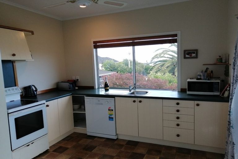 Photo of property in 119 Seaview Road, Paraparaumu Beach, Paraparaumu, 5032
