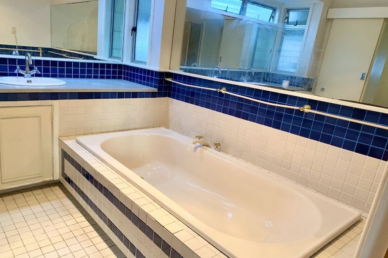 Photo of property in 97 Lynwood Road, New Lynn, Auckland, 0600