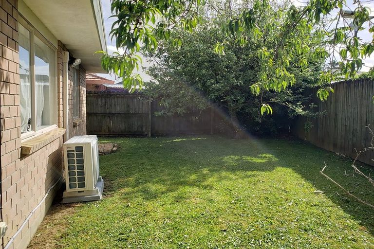 Photo of property in 28 Manston Road, Mangere, Auckland, 2022