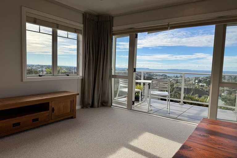 Photo of property in 235b East Coast Road, Mairangi Bay, Auckland, 0630