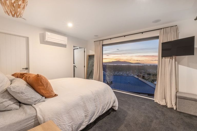 Photo of property in 74 Kotare Street, Waikanae, 5036