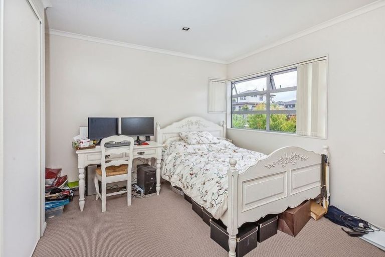 Photo of property in 17 Laurel Oak Drive, Schnapper Rock, Auckland, 0632