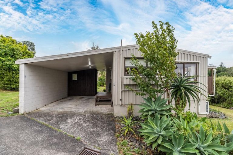 Photo of property in 1/48 Lemnos Place, Titirangi, Auckland, 0604