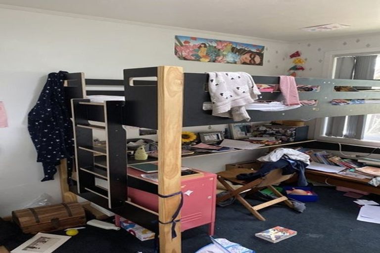 Photo of property in 1 Taioma Crescent, Te Atatu Peninsula, Auckland, 0610