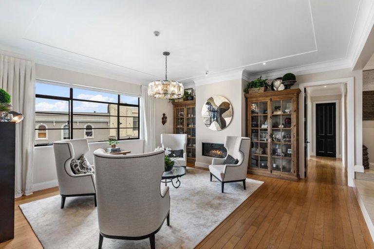 Photo of property in 10a Victoria Road, Devonport, Auckland, 0624