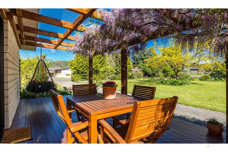 Photo of property in 1 Pitman Place, Waimate, 7924