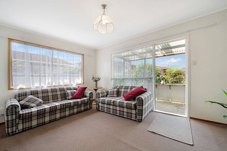 Photo of property in 1a/3 Divich Avenue, Te Atatu South, Auckland, 0610