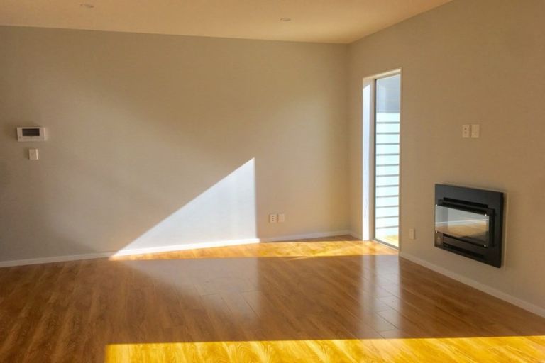 Photo of property in 11 Franheim Crescent, Orewa, 0931