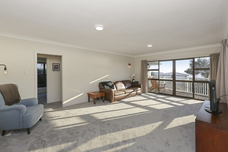 Photo of property in 4 Catherine Crescent, Moturoa, New Plymouth, 4310