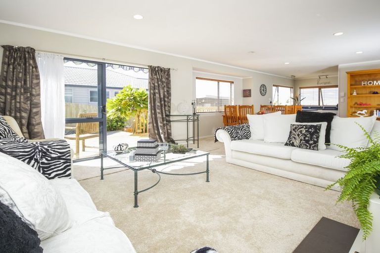 Photo of property in 49 Garton Drive, Massey, Auckland, 0614