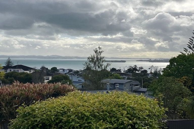 Photo of property in 73 Mellons Bay Road, Mellons Bay, Auckland, 2014