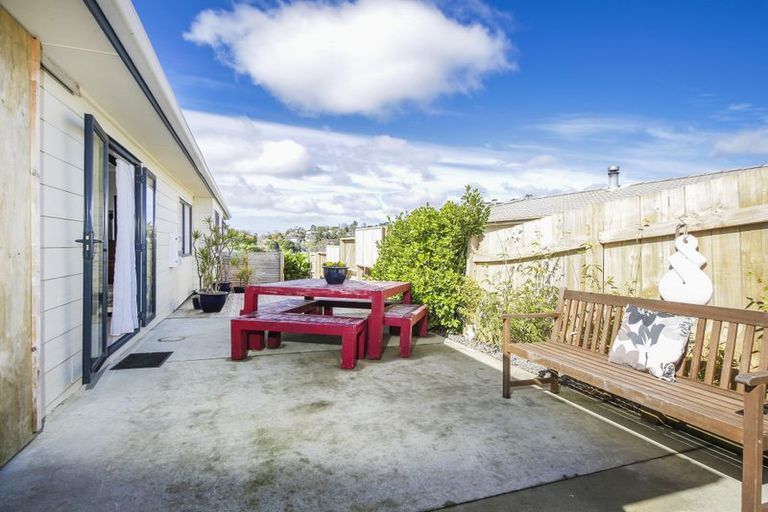 Photo of property in 49 Garton Drive, Massey, Auckland, 0614