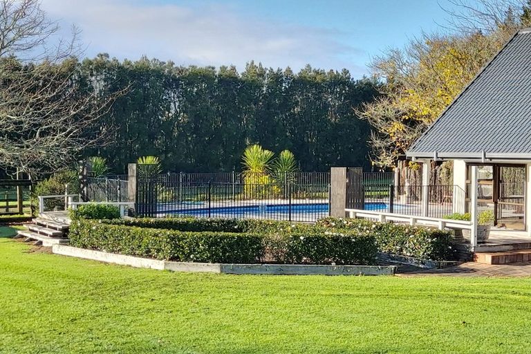 Photo of property in 31 Rangitopuni Road, Riverhead, 0793