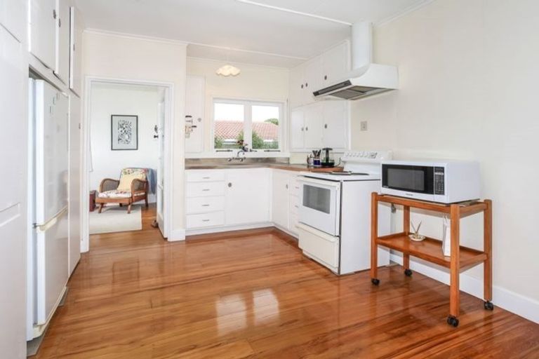 Photo of property in 6 Owens Road, Waiuku, 2123