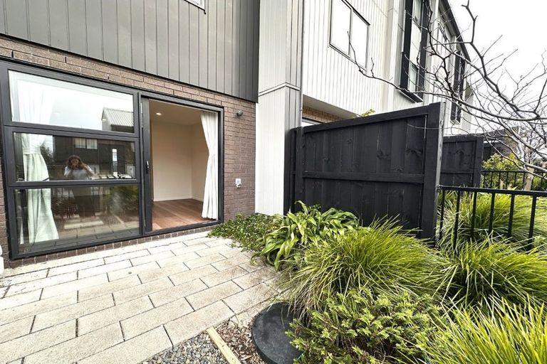 Photo of property in 11 Jabuka Street, Glen Eden, Auckland, 0602