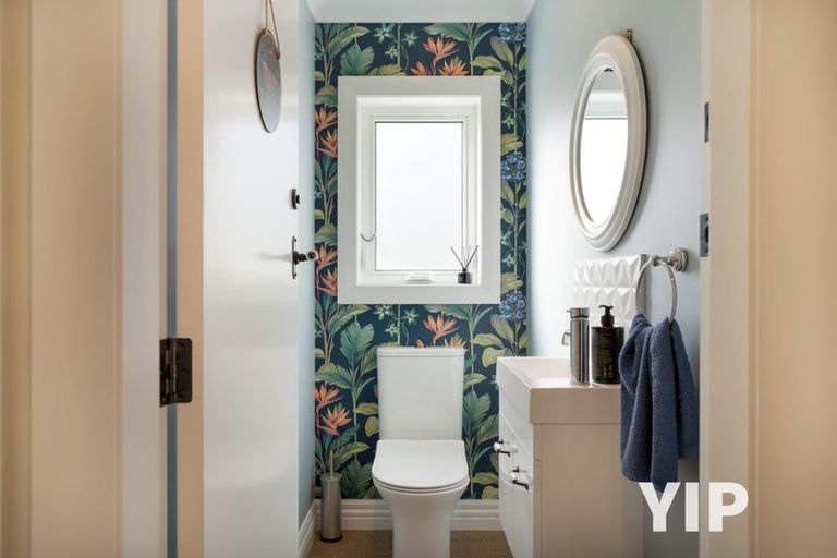 Photo of property in 4 Glenside Road, Glenside, Wellington, 6037