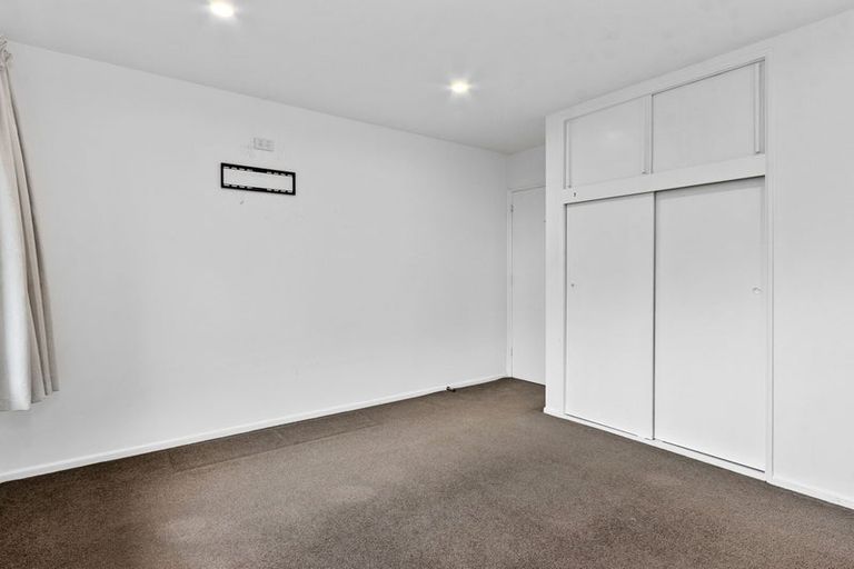 Photo of property in 2/9c Lydbury Place, Parklands, Christchurch, 8083