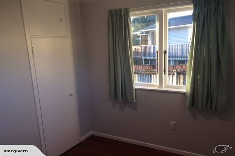Photo of property in 6 Ozich Avenue, Te Atatu South, Auckland, 0610