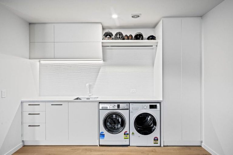 Photo of property in 13 Saint Remy Lane, Redcliffs, Christchurch, 8081