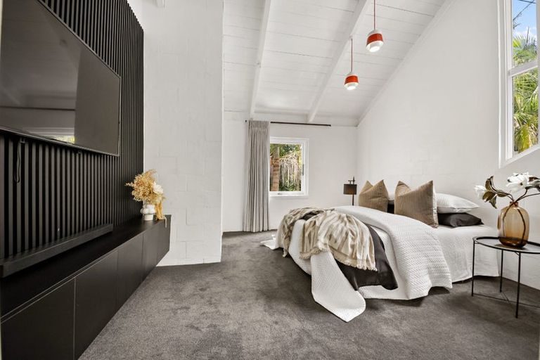 Photo of property in 26 Braemar Road, Castor Bay, Auckland, 0620
