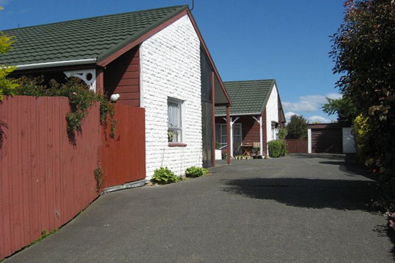 Photo of property in 2/80 Veitches Road, Casebrook, Christchurch, 8051