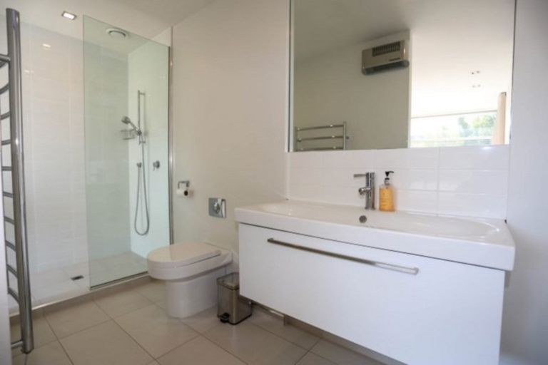 Photo of property in 10 Holly Road, St Albans, Christchurch, 8014